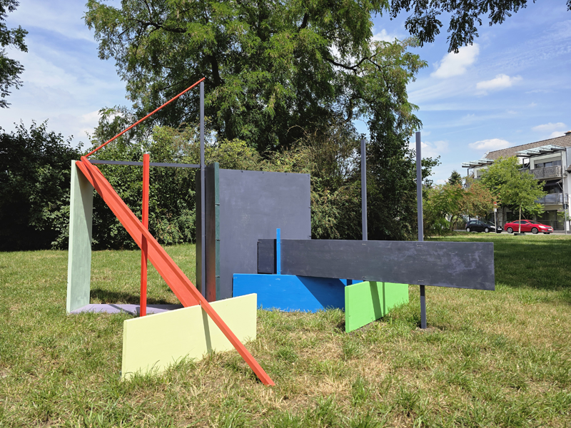 Transformation 17, Installation beim Skulpturenpark Mörfelden 2025 (Kirsten Kötter)