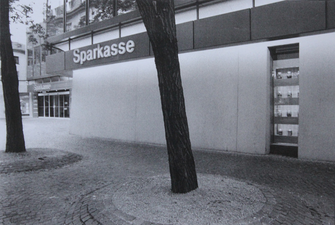 "Vom Kreislauf des Geldes" (Circulation of money), 
  installation by Kirsten Kötter, 
  exhibited at: "Dort" (There), 
  symposium for public art, Gießen 1998, 
  installation in the Sparkasse in the city of Gießen