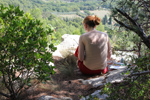 Peter Sandner:  Kirsten K&ouml;tter, Foto zum Aquarell Blick auf die Montagne Sainte-Victoire vom Mont Joli (beim Projekt Painting Site Specific), 02.10.2013