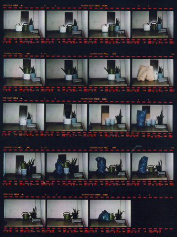 Kirsten K&ouml;tter: Leben & Wohnen, 1993, Fotoserie (Nr. 0 &ndash; 36), Kontaktabzug