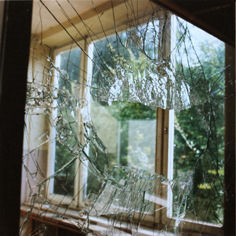 Reception desk / Rezeption, 2002, photography, 70 × 70 cm,
  photo series Jugendherberge Veckerhagen (Kirsten Kötter)