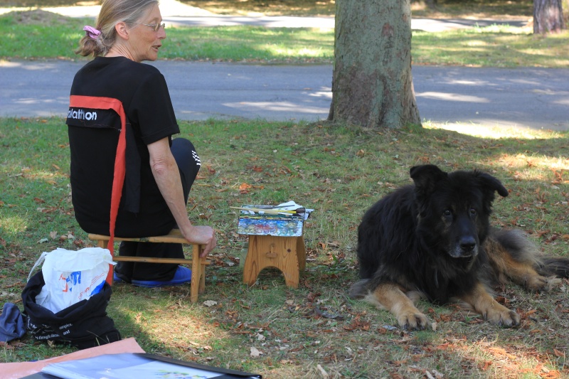 2025-08-19_malathon-chemnitz_10_malen-fertig_hund-frau_2833 (Kirsten Kötter)